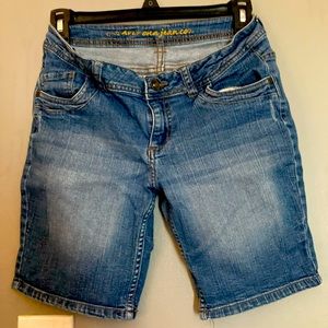 Arizona jean shorts 10 1/2 plus size